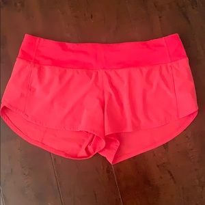 Lululemon hotty hot short 2.5